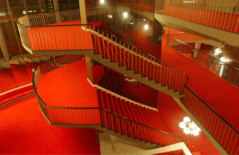 Treppen im Foyer des Teatro Regio Torino; Foto: Ramella&Giannese